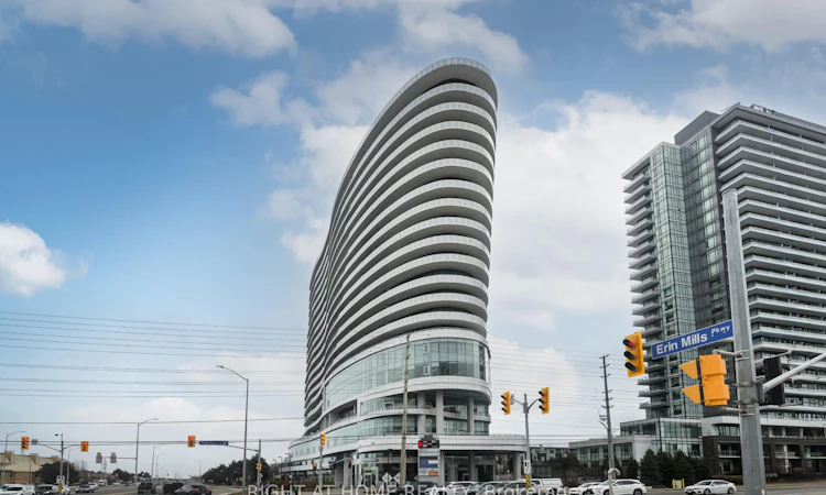 1602-2520 Eglinton Avenue W