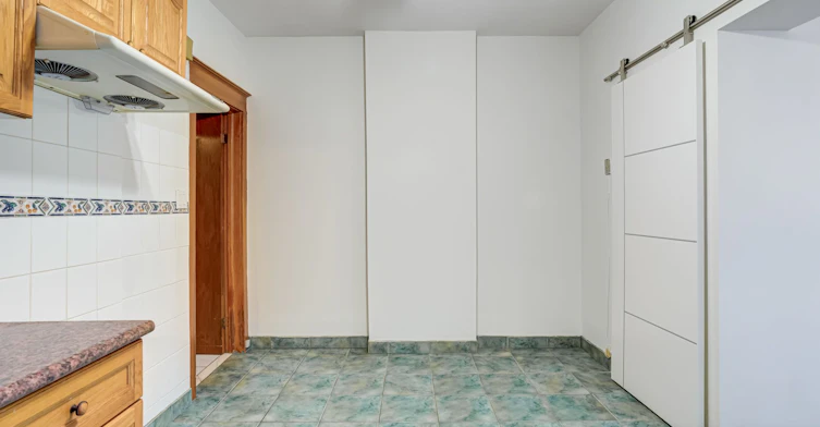 Main & Lower-160 Shanly Street, Toronto, ON, M6H 1S9 - 11