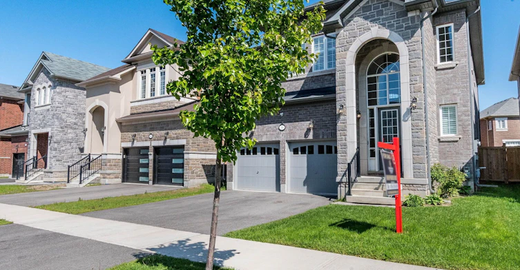 16 Monarch Drive, Halton Hills, ON, L7G 0M6 - 2