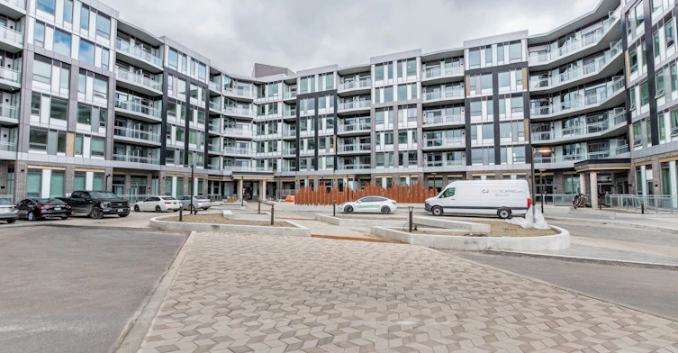 111-2501 Saw Whet Boulevard E, Oakville, ON, L6M 5N2