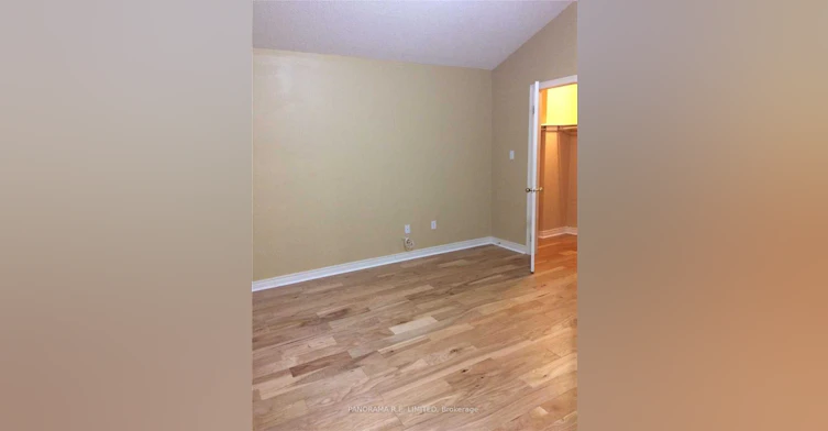 Main-4820 Yorkshire Avenue, Mississauga, ON, L4Z 4H3 - 2