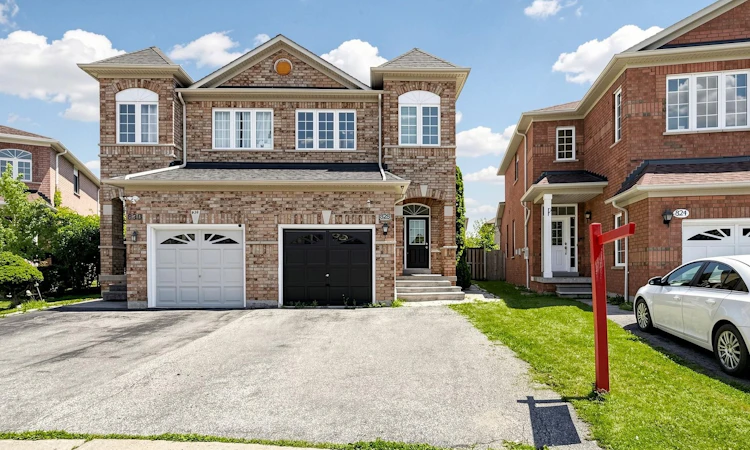 828 Khan Crescent
