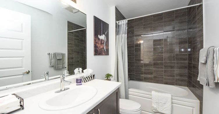 004-95 Dundas Street, Oakville, ON, L6M 5N4 - 29