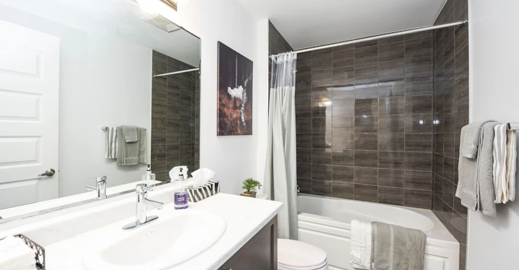 004-95 Dundas Street, Oakville, ON, L6M 5N4 - 39