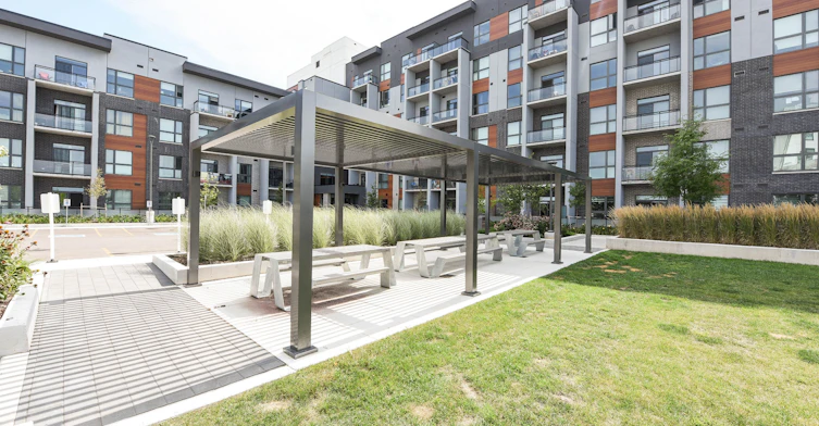 004-95 Dundas Street, Oakville, ON, L6M 5N4