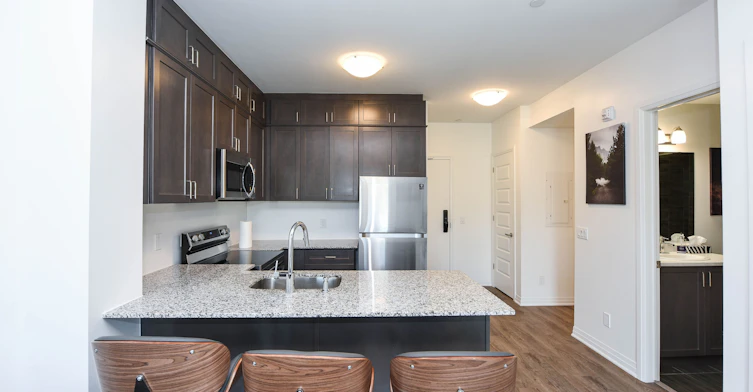 004-95 Dundas Street, Oakville, ON, L6M 5N4 - 23