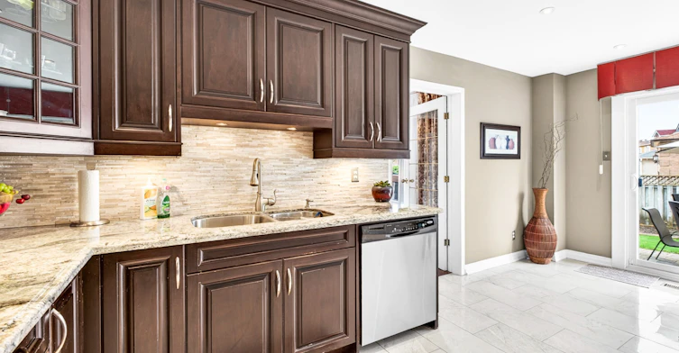 566 Huntington Ridge Drive, Mississauga, ON, L5R 2X7 - 9
