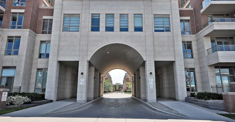 532-2480 Prince Michael Drive, Oakville, ON, L6H 0H1 - 2
