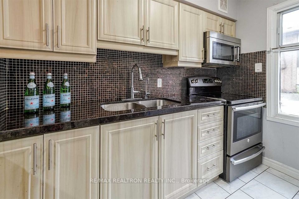 16-28 Rexdale Boulevard, Toronto, ON, M9W 5Z3 - 5