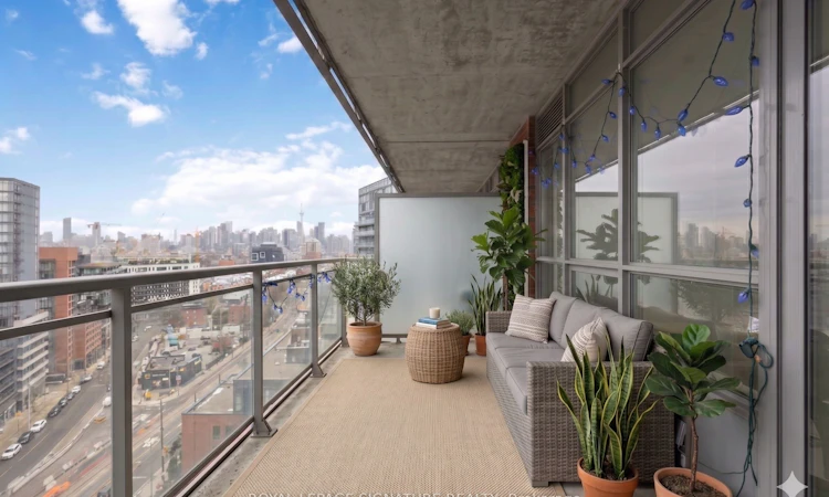 1625-38 Joe Shuster Way