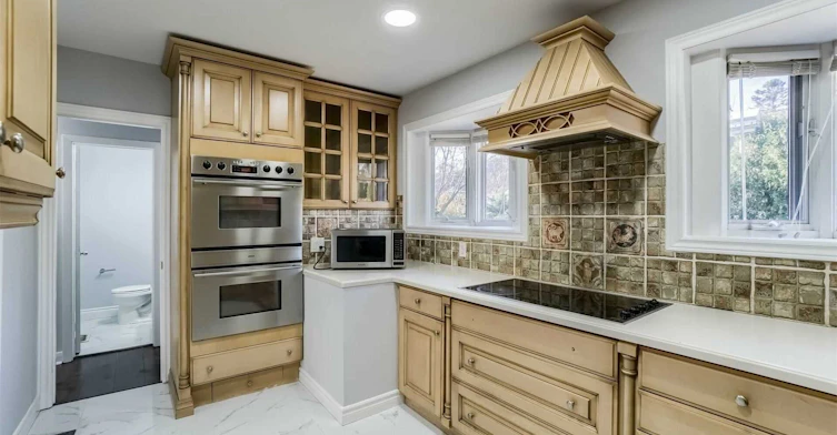 585 Indian Road N, Mississauga, ON, L5H 1R1 - 5