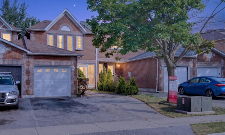 14 Mullis Crescent