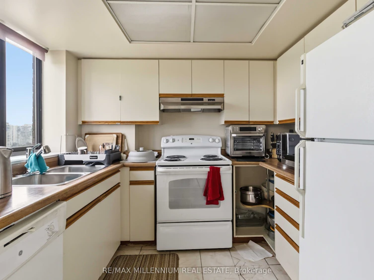 PH7-4235 Sherwoodtowne Boulevard, Mississauga, ON, L4Z 1W3 - 12