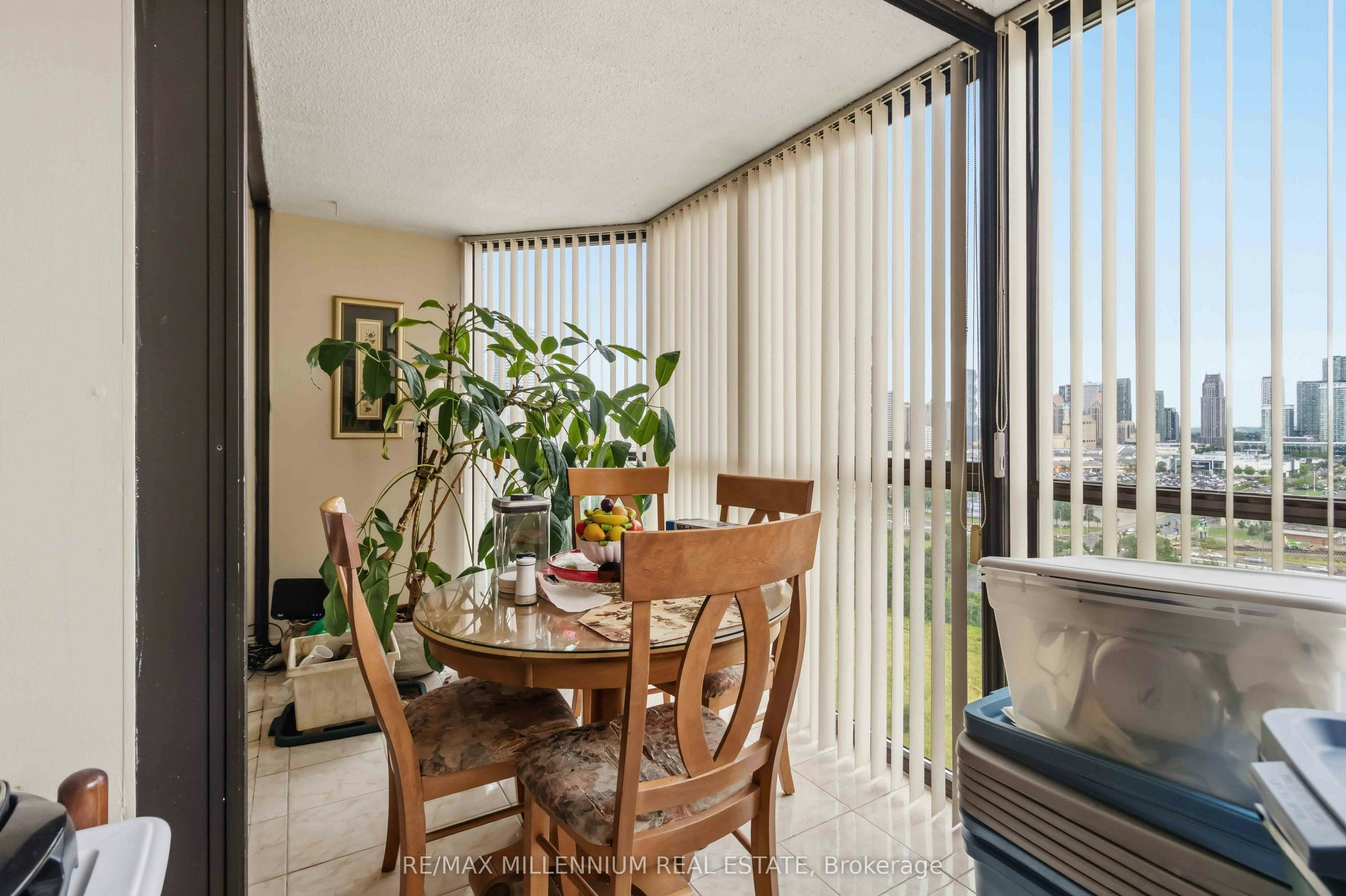 PH7-4235 Sherwoodtowne Boulevard, Mississauga, ON, L4Z 1W3 - 11