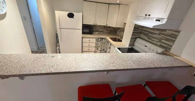 1133 Kos Boulevard, Mississauga, ON, L5J 4L3 - 4
