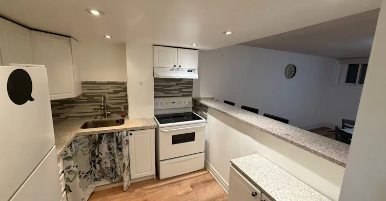 1133 Kos Boulevard, Mississauga, ON, L5J 4L3 - 5