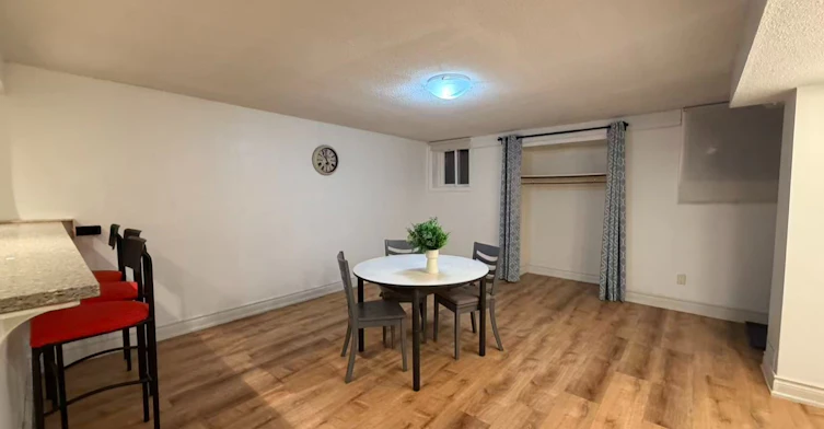 1133 Kos Boulevard, Mississauga, ON, L5J 4L3 - 2