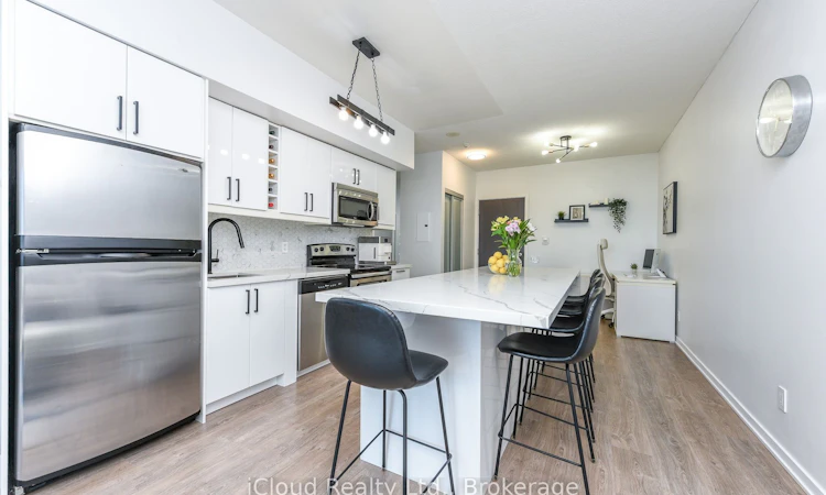 1303-103 The Queensway N/A
