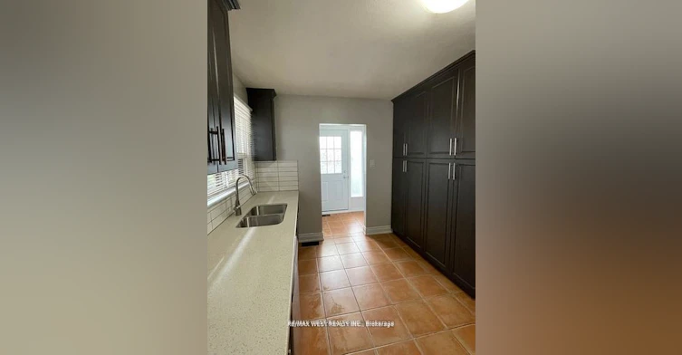 Upper-3165 Weston Road, Toronto, ON, M9M 2T4 - 7