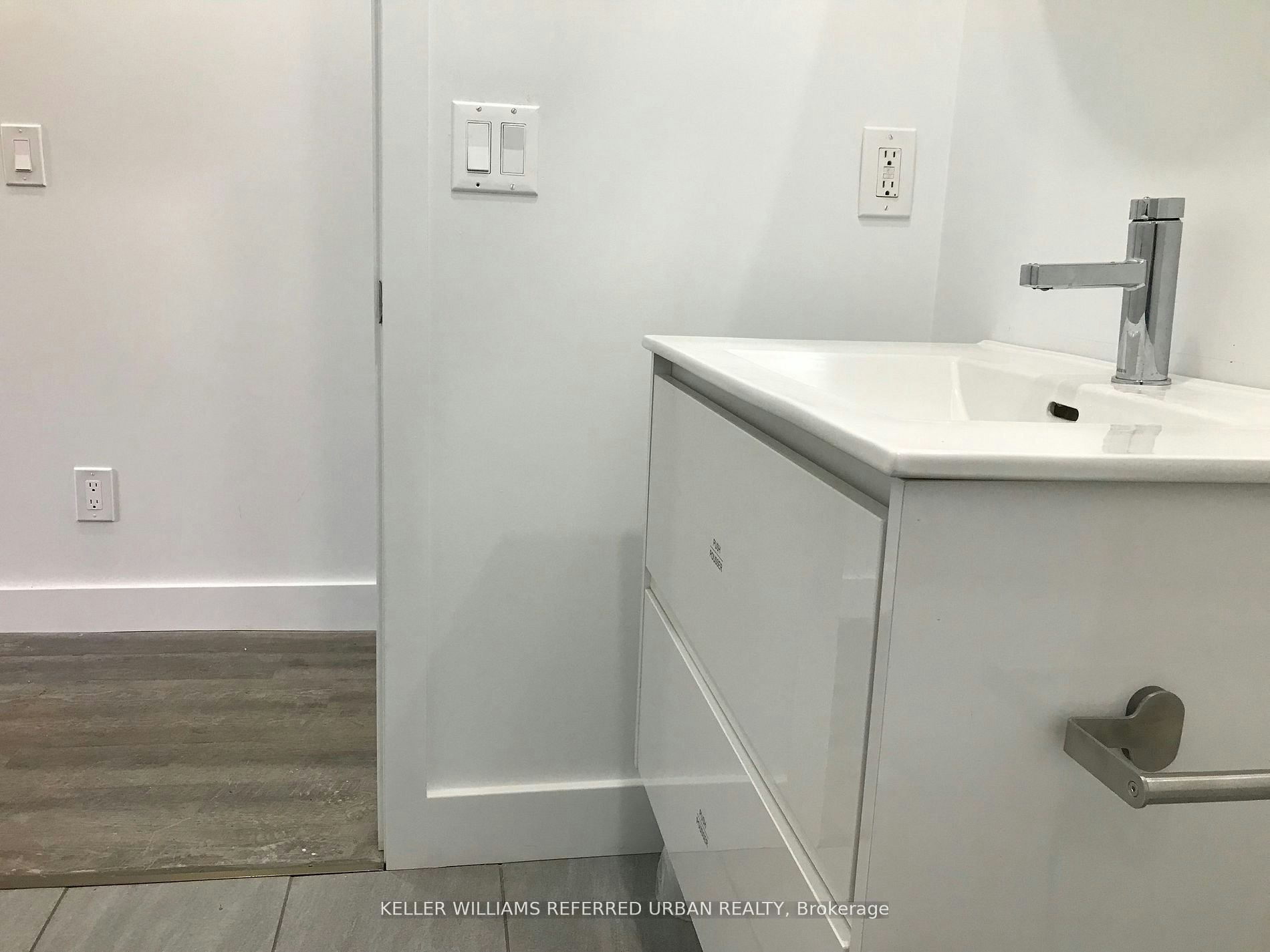 Room 3-344 Bartlett Avenue N, Toronto, ON, M6H 3G7 - 10