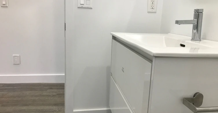 Room 3-344 Bartlett Avenue N, Toronto, ON, M6H 3G7 - 10