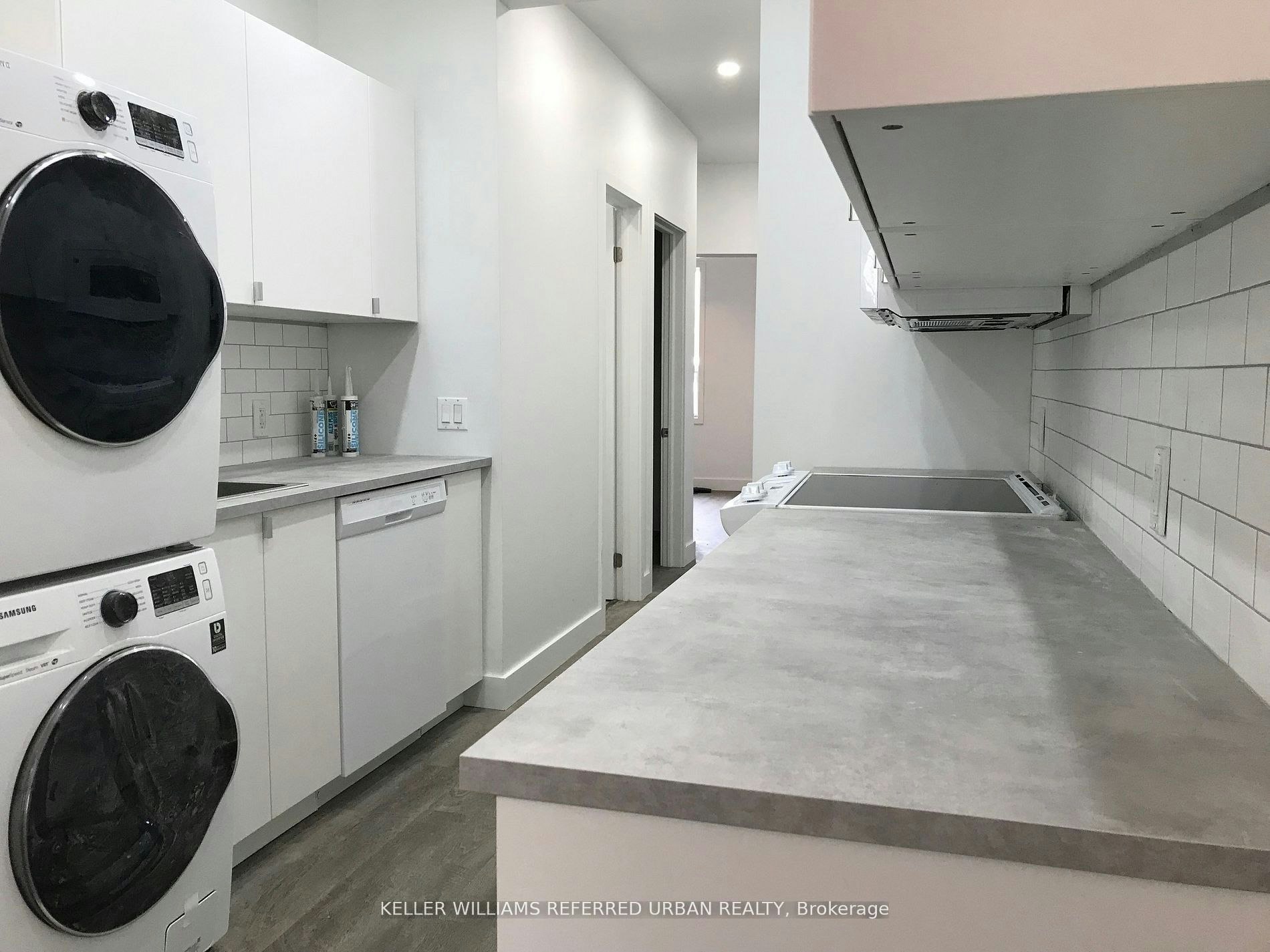 Room 3-344 Bartlett Avenue N, Toronto, ON, M6H 3G7 - 4