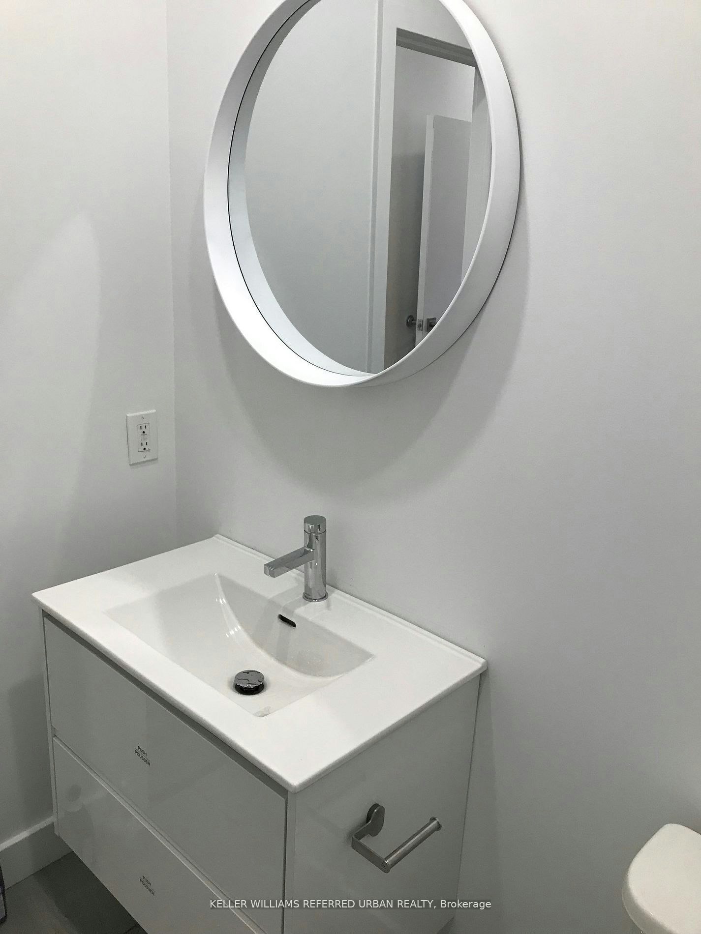 Room 3-344 Bartlett Avenue N, Toronto, ON, M6H 3G7 - 9