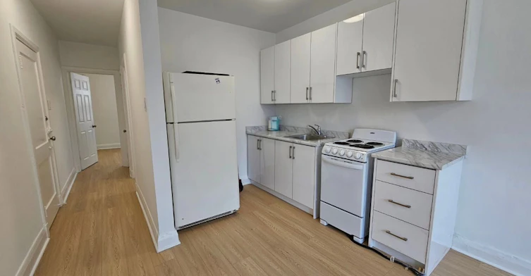 1-1304A King Street W, Toronto, ON, M6K 1G8