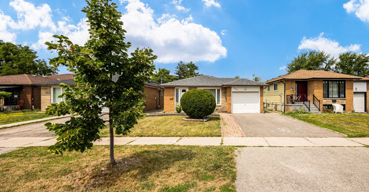 3404 Monica Drive N, Mississauga, ON, L4T 3E7