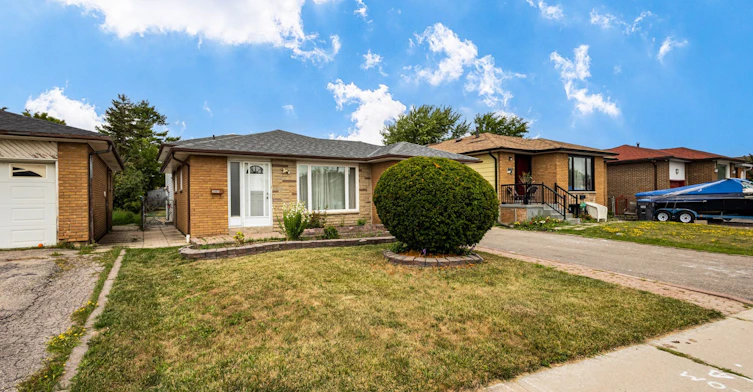 3404 Monica Drive N, Mississauga, ON, L4T 3E7 - 2