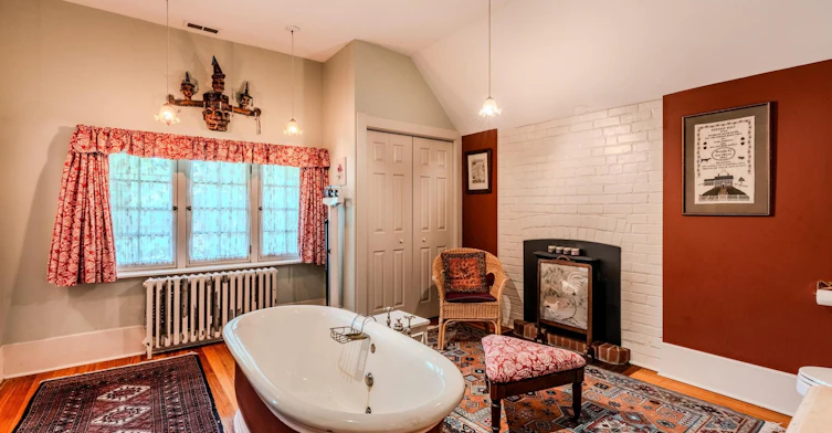 Main-295 Indian Road, Toronto, ON, M6R 2X5 - 18
