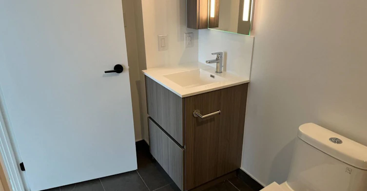 1101-220 Missinnihe Way, Mississauga, ON, L5H 0A9 - 4
