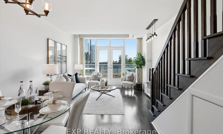 221-3391 Bloor Street W