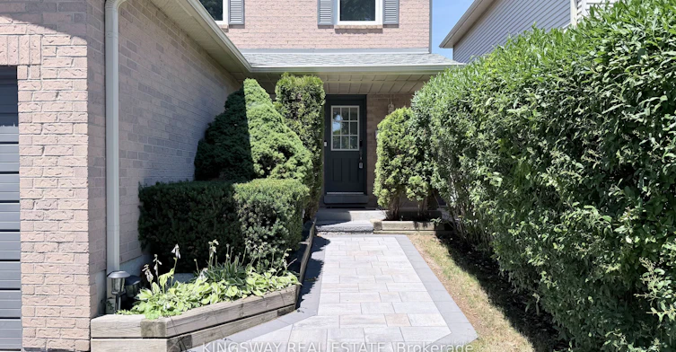 3123 Bartholomew Crescent, Mississauga, ON, L5N 3K9 - 2