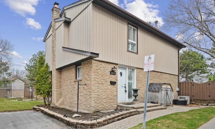 1825 Hyde Mill Crescent