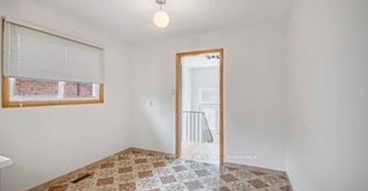 100 Antigua Road, Mississauga, ON, L5B 2T6 - 8