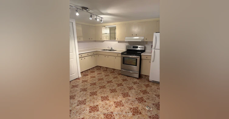 Lower-35 Mcadam Avenue, Toronto, ON, M6A 1S5 - 4