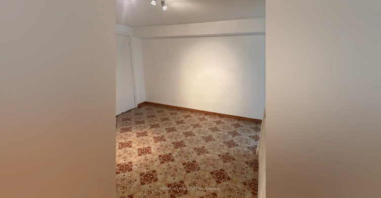 Lower-35 Mcadam Avenue, Toronto, ON, M6A 1S5 - 5