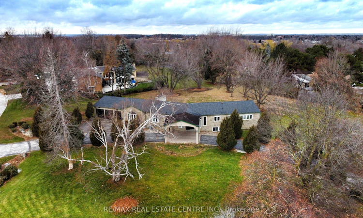 20 Crescent Hill Drive N