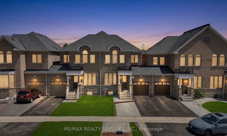 109 Bonnie Braes Drive N