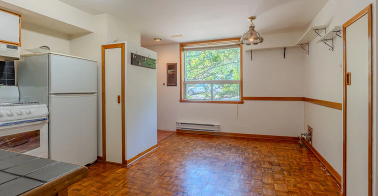 426 Seaton Drive, Oakville, ON, L6L 3Y4 - 3