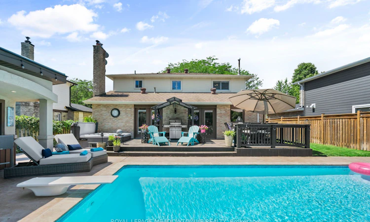 608 Moorelands Crescent