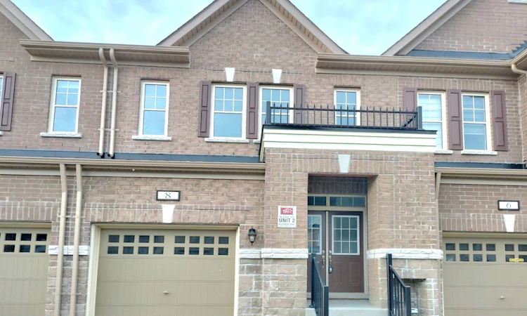8 Bushwood Trail