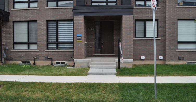 3118 Perkins Way, Oakville, ON, L6H 7Z5 - 3