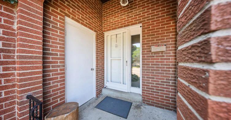 3949 Teakwood Drive, Mississauga, ON, L5C 3L2 - 2