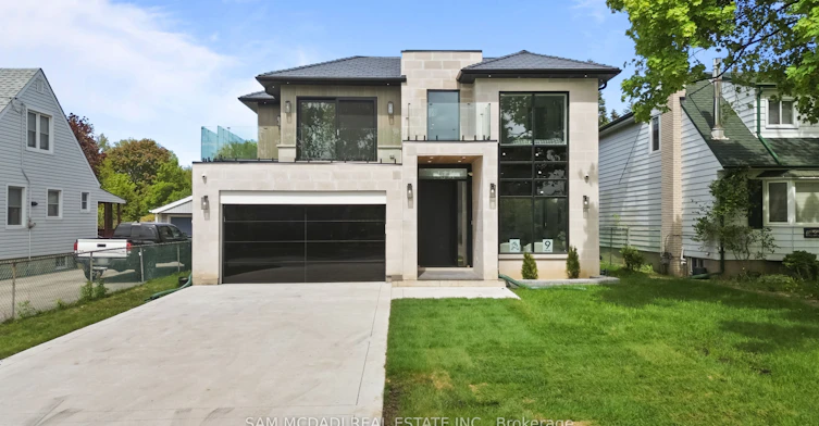9 Earl Street, Mississauga, ON, L5M 1N6
