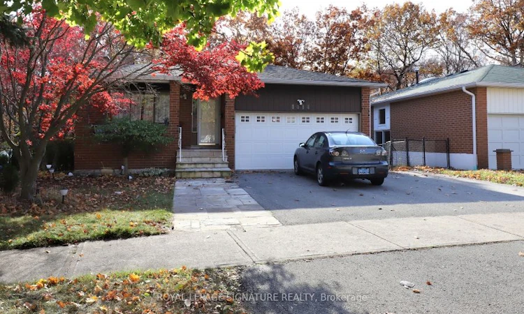 1414 Harmsworth Square