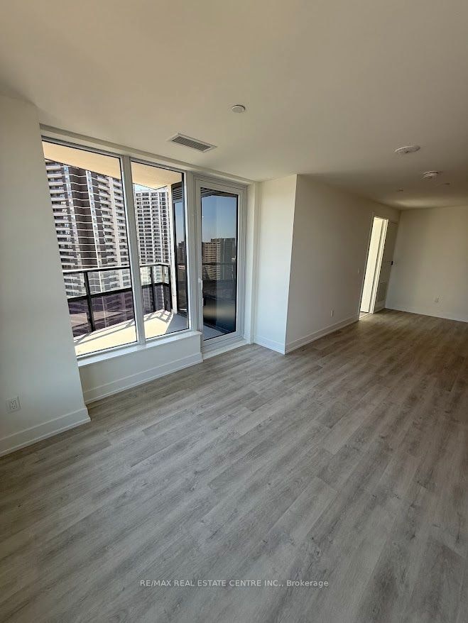 2004-60 Central Park Roadway Road, Toronto, ON, M9A 0E6 - 9