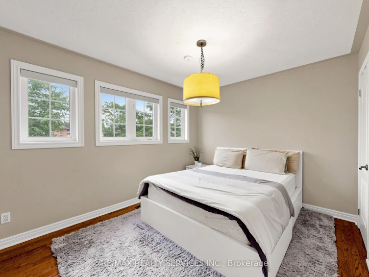 32 Hillpath Crescent, Brampton, ON, L6Z 4T9 - 32