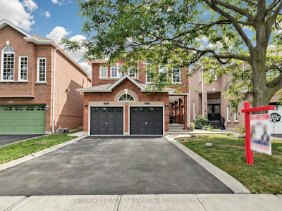 32 Hillpath Crescent - 3